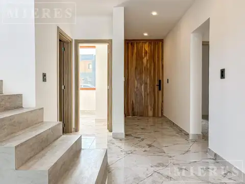 Casa 7 ambientes con 4 baños
