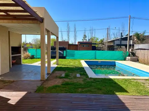 CASA EN VENTA 3 DORMITORIOS, ROLDAN