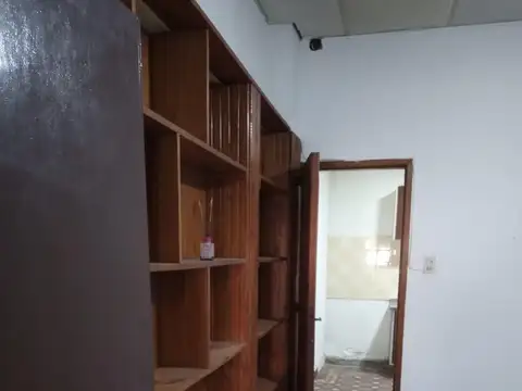 Casa 5 ambientes con 1 baño