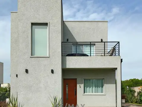 Venta casa Santa Elena Seguridad Pileta 4 dorm