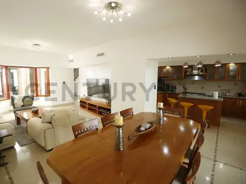 Casa 5 ambientes con 3 baños