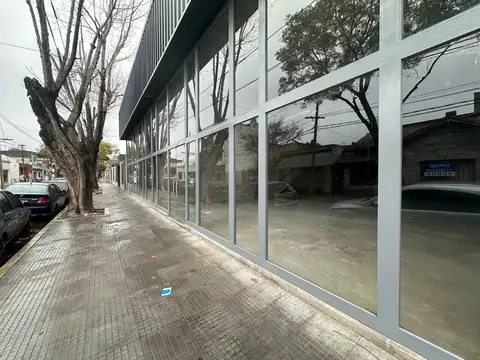 3 LOCALES -1017M2 CUBIERTOS TOTALES -