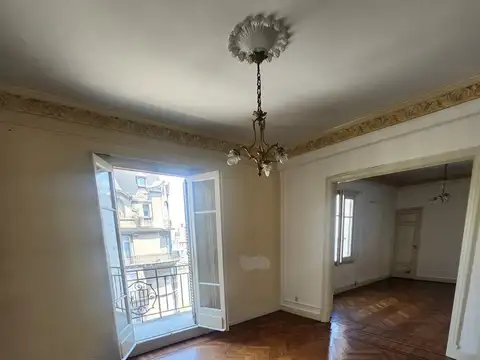 Departamento 7 ambientes con 2 baños