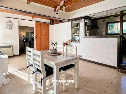 Casa 3 ambientes con 2 baños