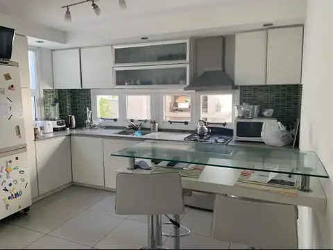 CASA 5 AMBIENTES ZONA CHAUVIN