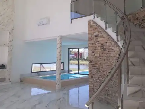 CASA  LLAVE EN MANO 180 M2 +LOTE  -SANTA CLARA AL SUR