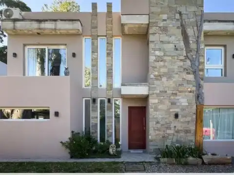 CASA VENTA 4 AMBIENTES EN LA UNION ACEPTA PERMUTA
