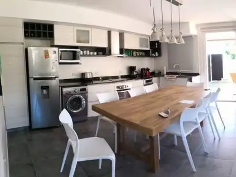 Casa en Alquiler Temporal en Pueblo San Jose, USD 2.000