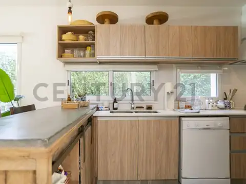 Casa 6 ambientes con 3 baños