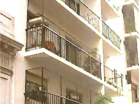 Avenida Carlos Calvo 600