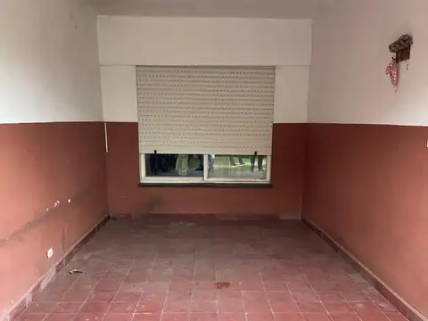 Casa 5 ambientes con 1 baño