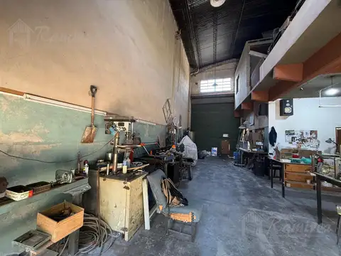 Galpón En Venta A 50 mts. Av. Presidente Peron - Haedo, Moron
