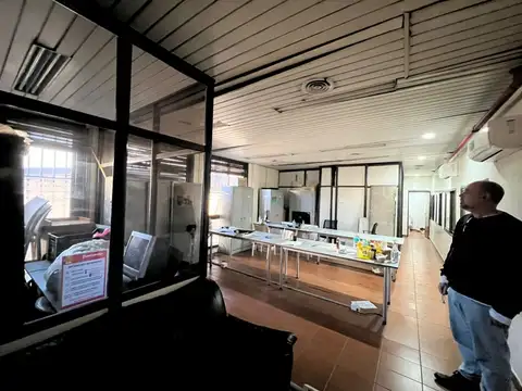 Galpon en Venta 70  mts Fondo