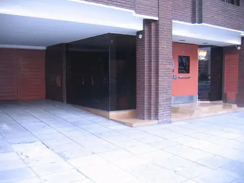 EXCEPCIONAL PISO EN VENTA CON COCHERA  Y BAULERA