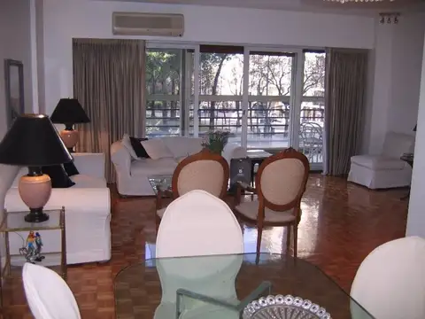 EXCEPCIONAL PISO EN VENTA CON COCHERA  Y BAULERA