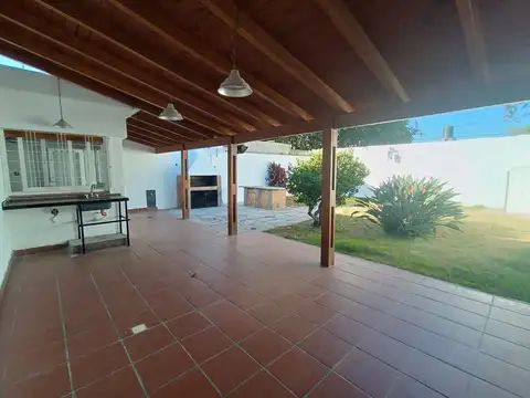 Casa en Alquiler de 3 dormitorios