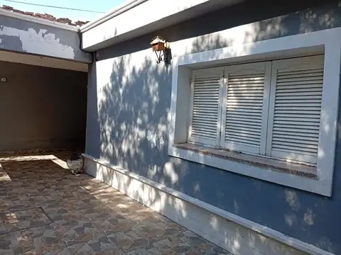 Casa 5 ambientes con 1 baño