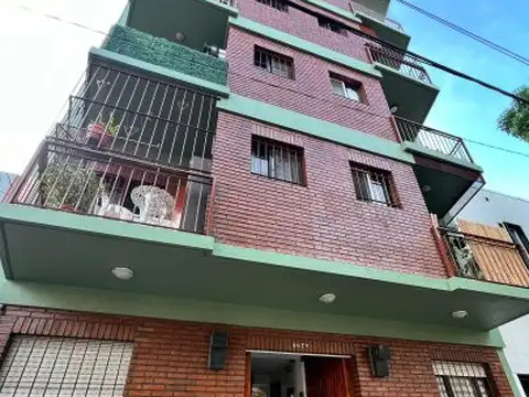 VENTA DE DEPARTAMENTO DE 2 AMBIENTES CON BALCON