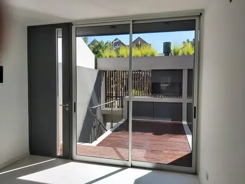 Depto Tipo Casa en Venta en Olivos, USD 225.000