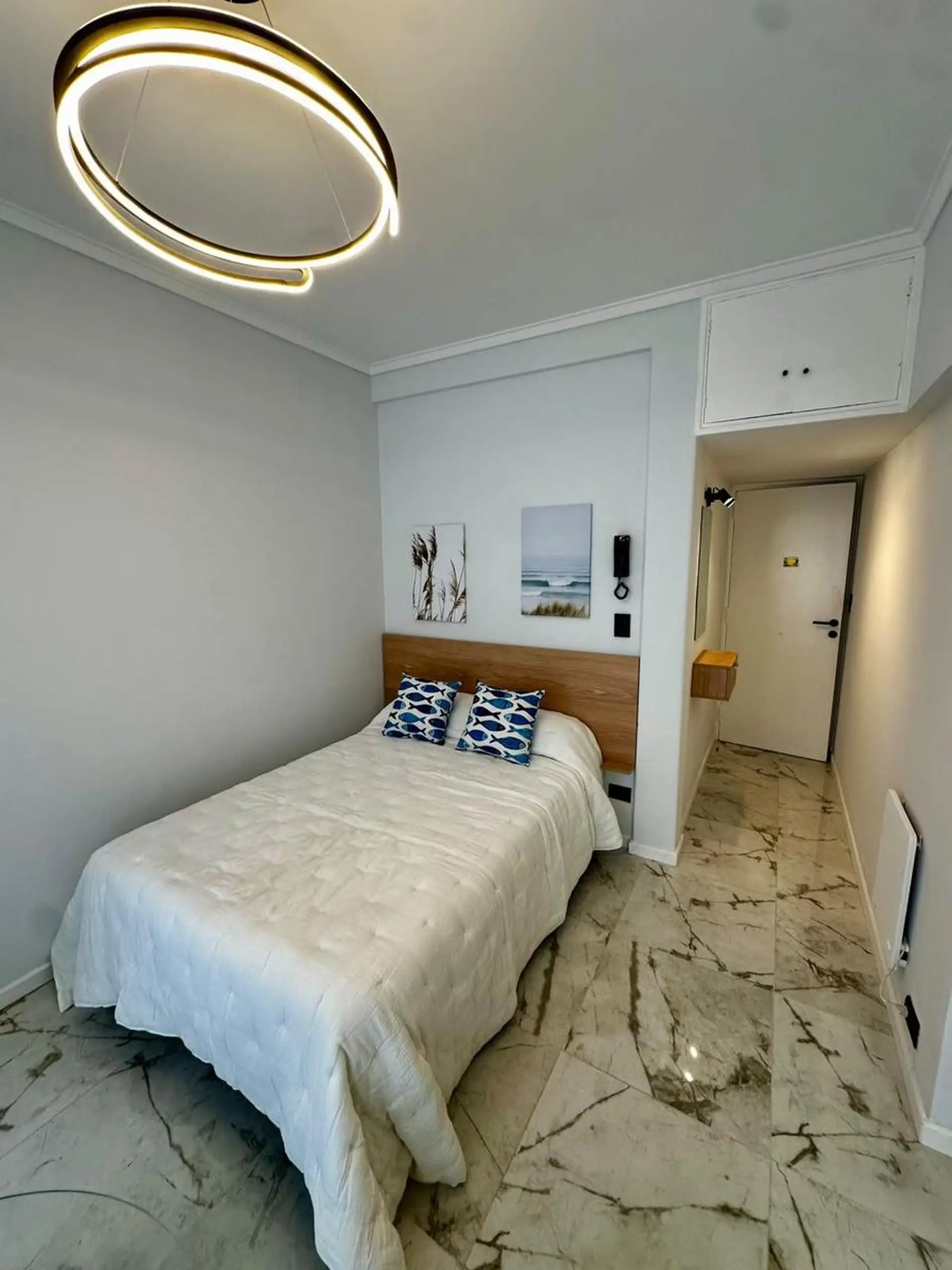 Venta de departamento - 1 ambiente - Al lateral - Con balcón francés - Centro - Mar del Plata