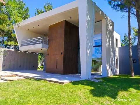 Casa Venta Costa Esmeralda 4 dormitorios piscina 