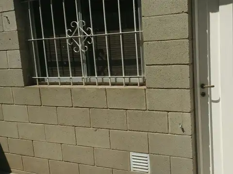 Depto Tipo Casa en Alquiler de 1 dormitorio
