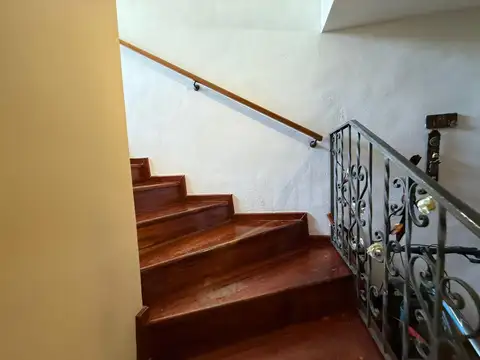 Casa en Alquiler con 1 cochera