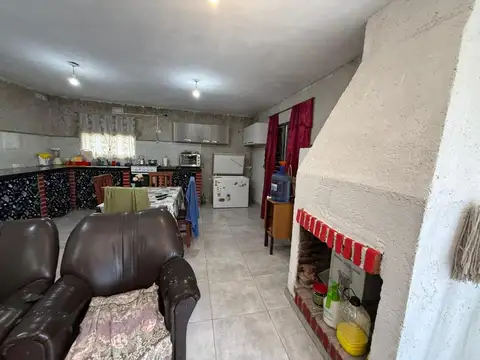 Casa 3 ambientes con 2 baños