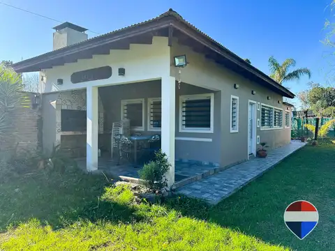 CASA EN VENTA 4 AMBIENTES EN DOMSELAAR CON PILETA