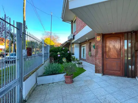 Vieytes y Carlos Maria de Alvear , Piso 0