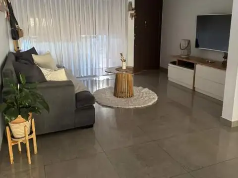 De los Gladiolos 2600
