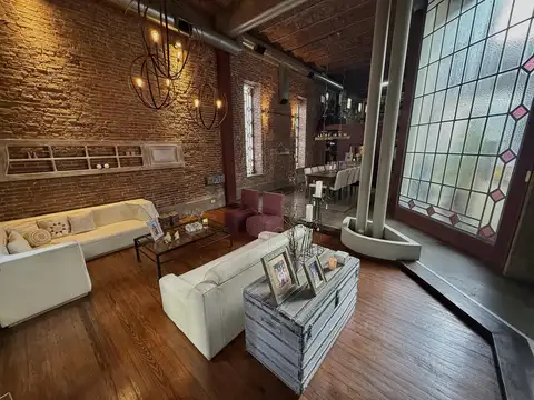 - Casa de estilo en Barrio Martin -