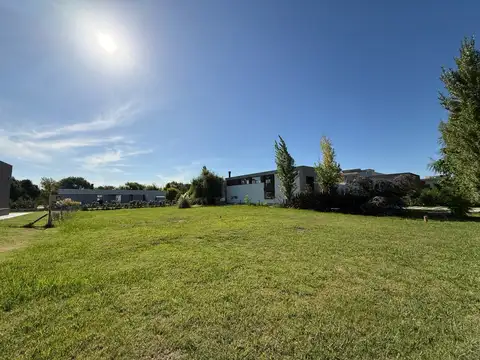 LOTE EN GRAND BELL - BARRIO PRIVADO CITY BELL  - 990 MTS