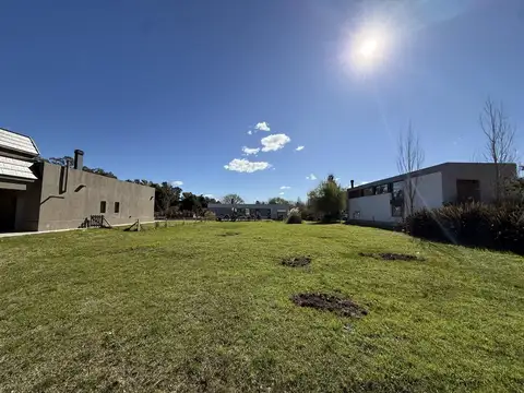 LOTE EN GRAND BELL - BARRIO PRIVADO CITY BELL  - 990 MTS
