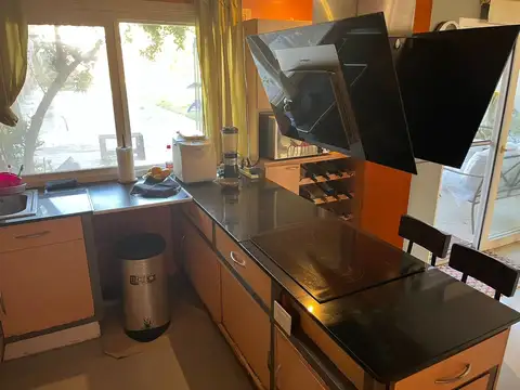 Casa en Alquiler con 1 cochera