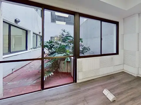 Oficina 6 ambientes con 1 baño