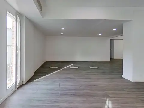 Oficina 6 ambientes con 1 baño