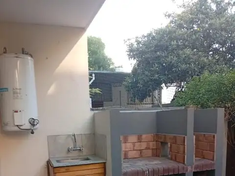 Depto Tipo Casa 4 ambientes con 2 baños