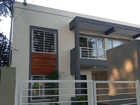 DUPLEX EN ITUZAINGO 4 AMB PATIO PARRILLA COCHERA