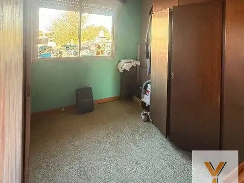 Casa en Venta - 4 dormitorios 2 baños - Quilmes