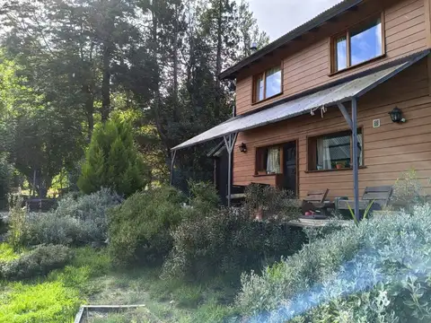 Dos Dúplex en amplio lote - Ideal vivienda + renta