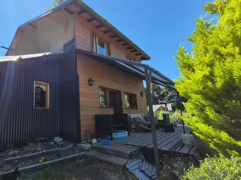 Casa 6 ambientes con 2 baños
