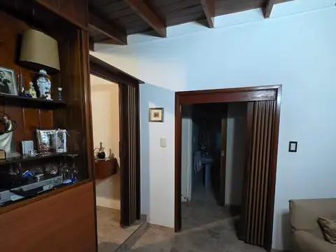 Casa 5 ambientes con 1 baño