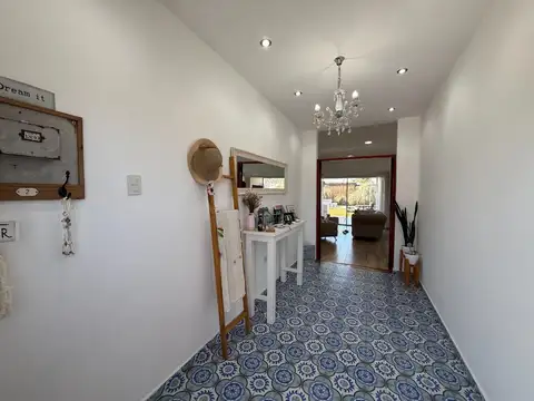 Casa en Alquiler con 2 cocheras
