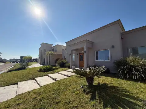 Casa en Alquiler de 3 dormitorios