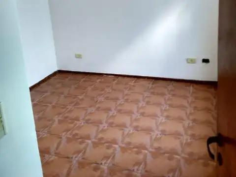 Casa 2 ambientes con 1 baño