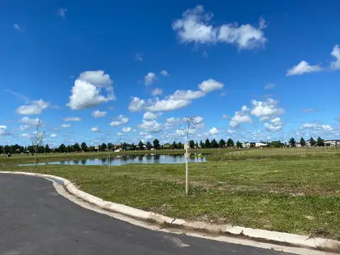 Lote premium 655 m² a la laguna - Canning