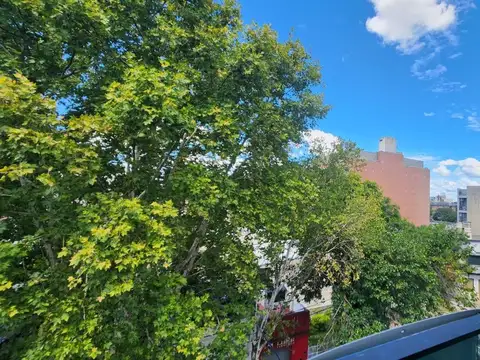 Venta monoambiente con balcón  amenities