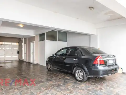 Depto Tipo Casa en Venta con 2 cocheras