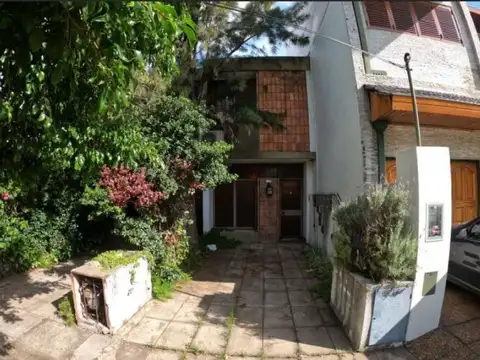 Casa - Venta - Argentina, VILLA SARMIENTO - Vicente Casares 800